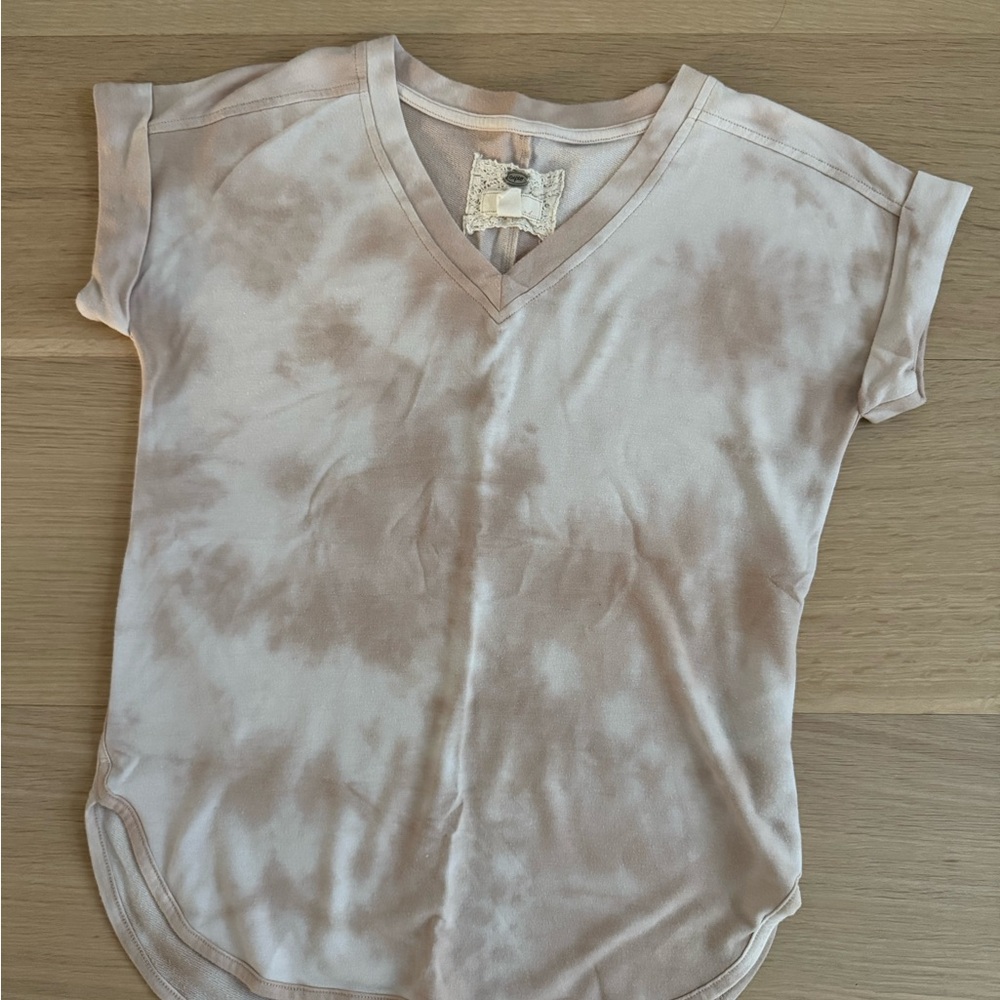 Cupio Tie Die Peach and white Top